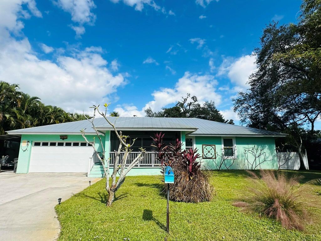 Photo of 2415 Laurel Lane, Palm Beach Gardens, FL 33410 (MLS # R11140336)