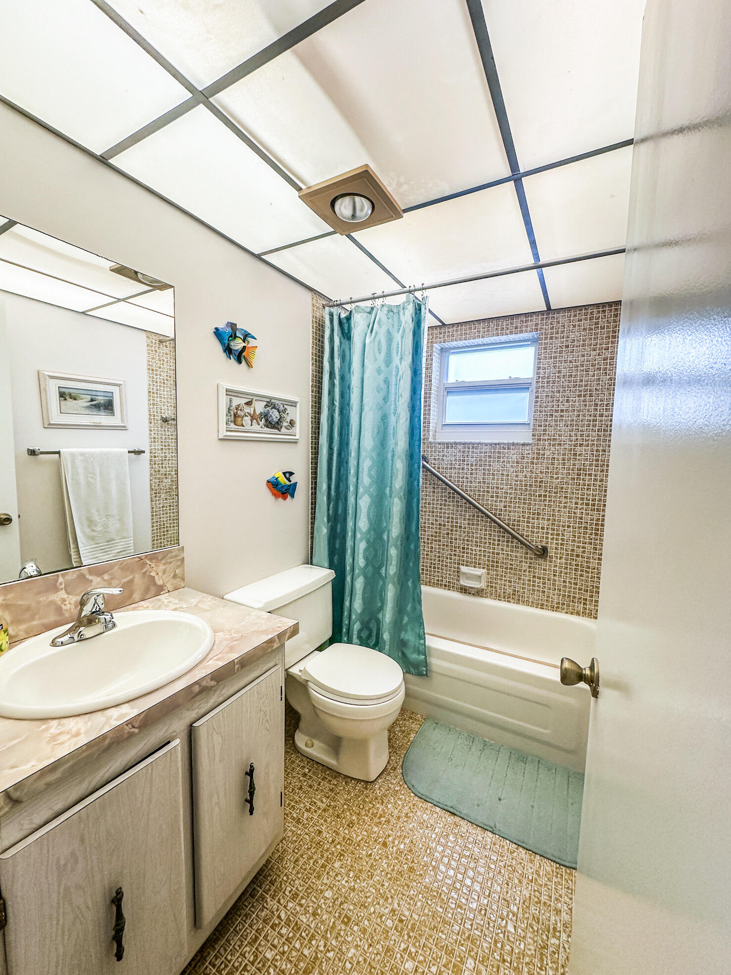 KINGS POINT BURGUNDY CONDOS - Residential Lease