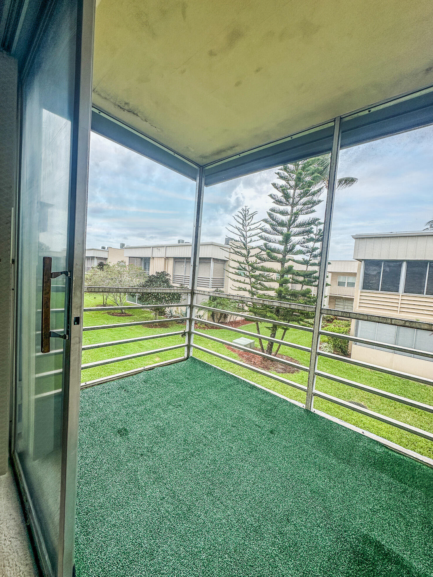 KINGS POINT BURGUNDY CONDOS - Residential Lease