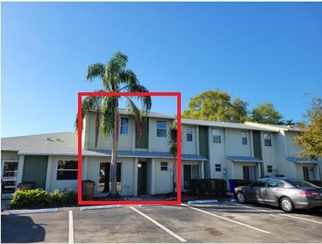 Photo of 886 Crystal Lake Drive, Deerfield Beach, FL 33064 (MLS # R11101691)