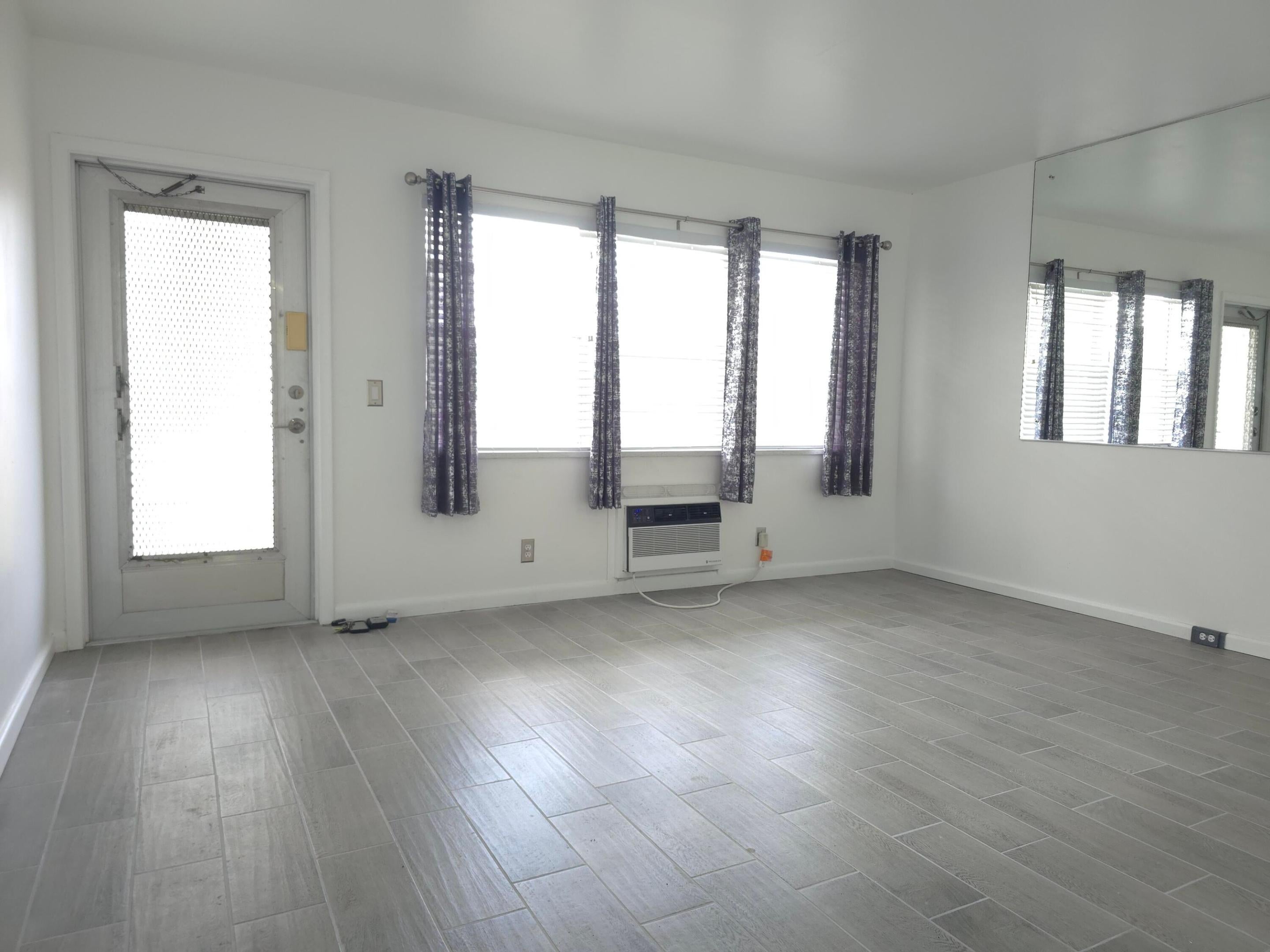208 KENT M