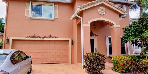 1124 Rialto Dr Boynton Beach FL 33436