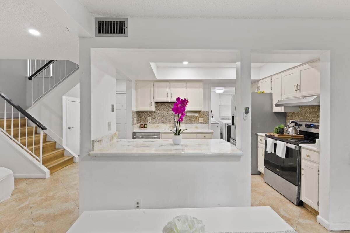 7200 NW 2nd Avenue 158