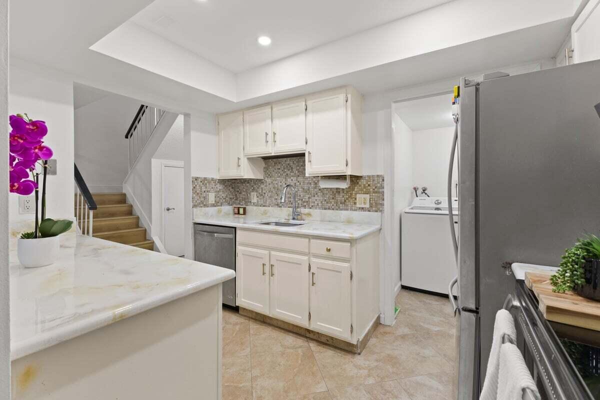 7200 NW 2nd Avenue 158