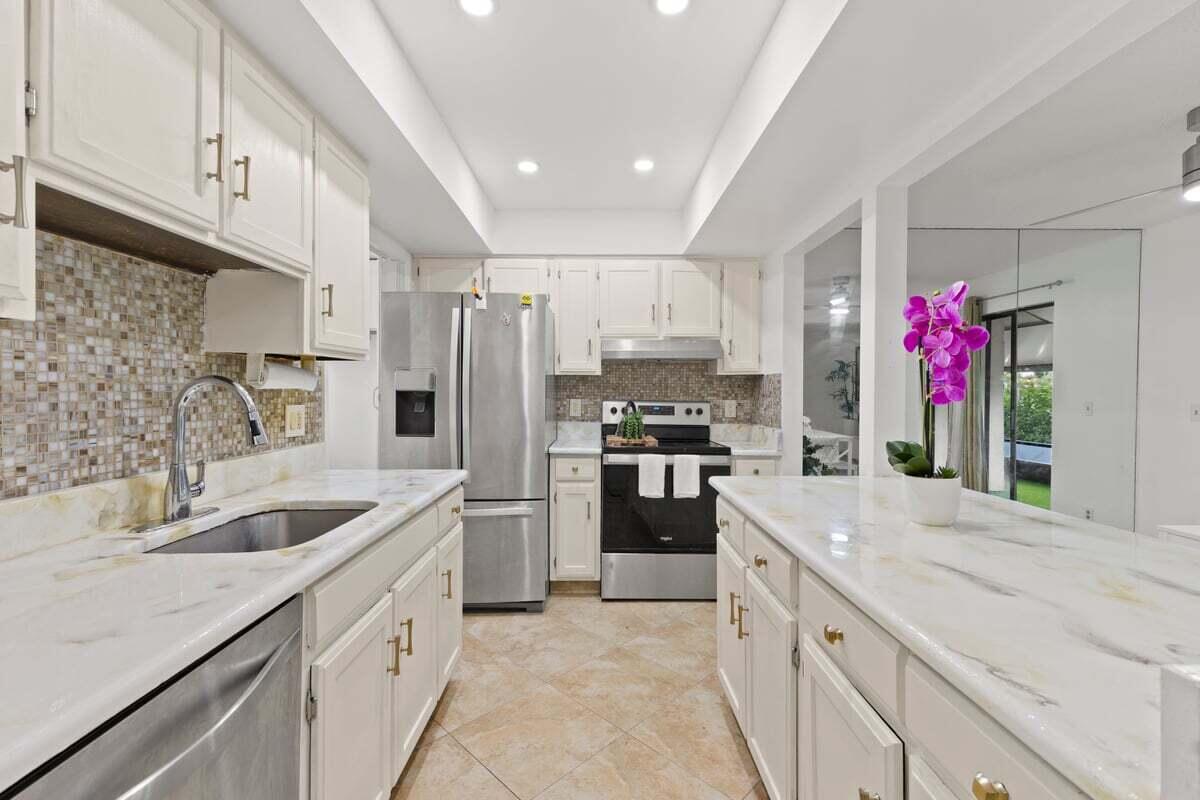 7200 NW 2nd Avenue 158