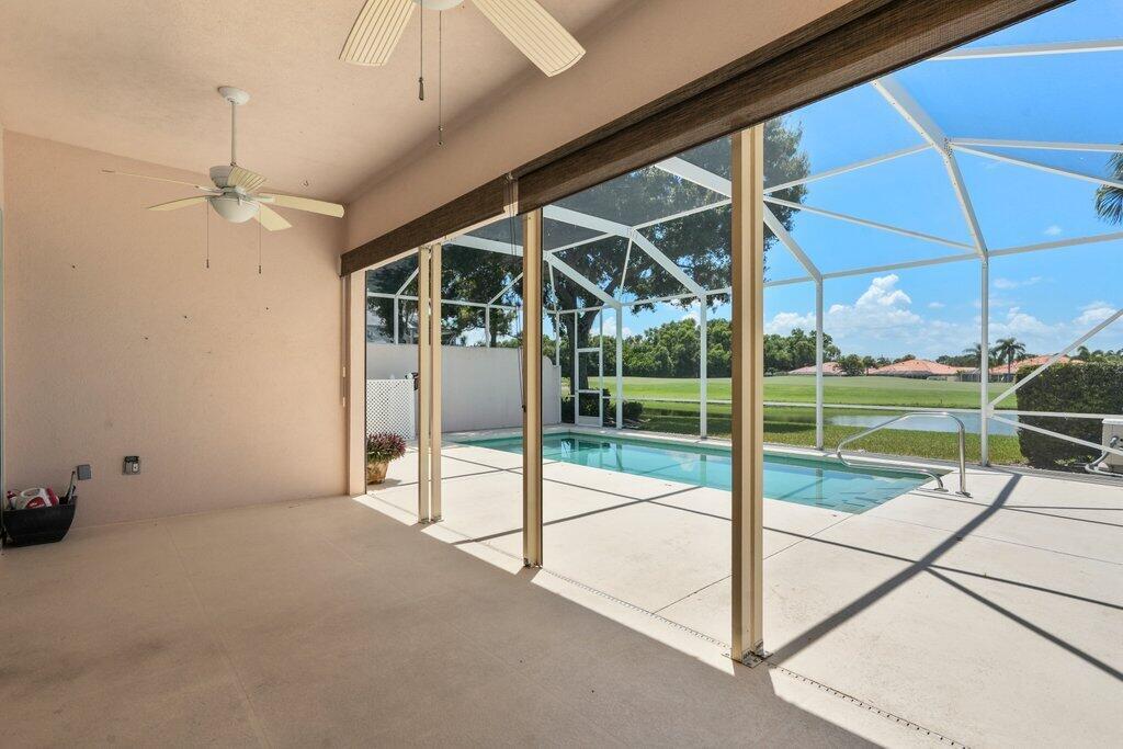 8232 SE Palm Hammock Lane