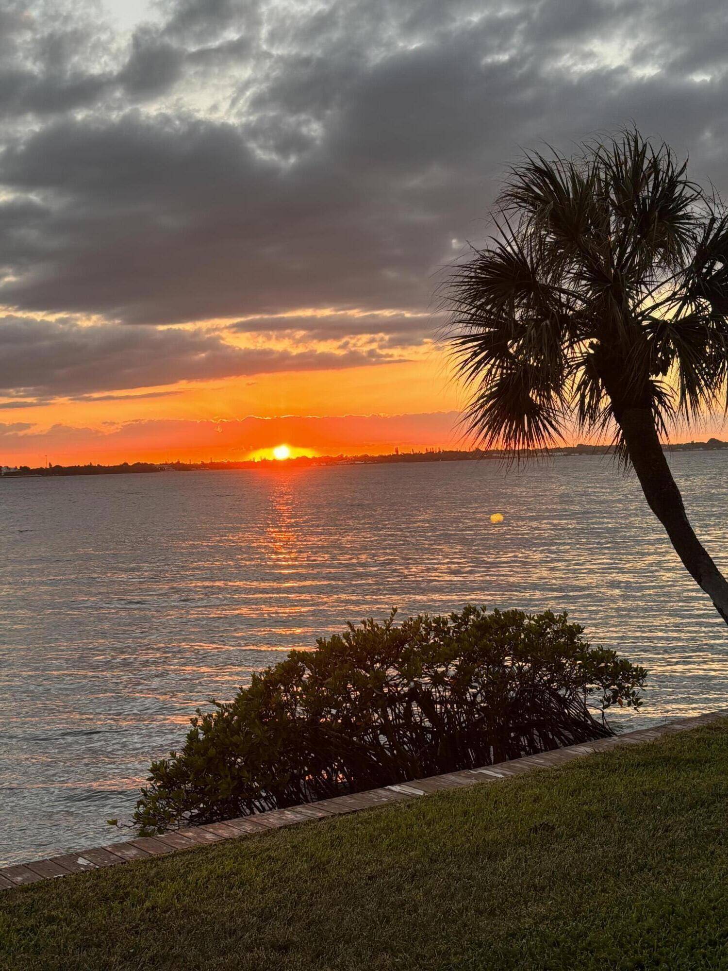THE SANDPEBBLE CONDO - Residential