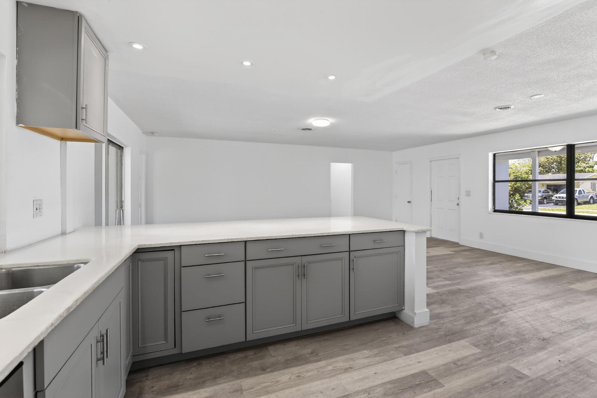 SUNRISE GOLF VILLAGE - Residential