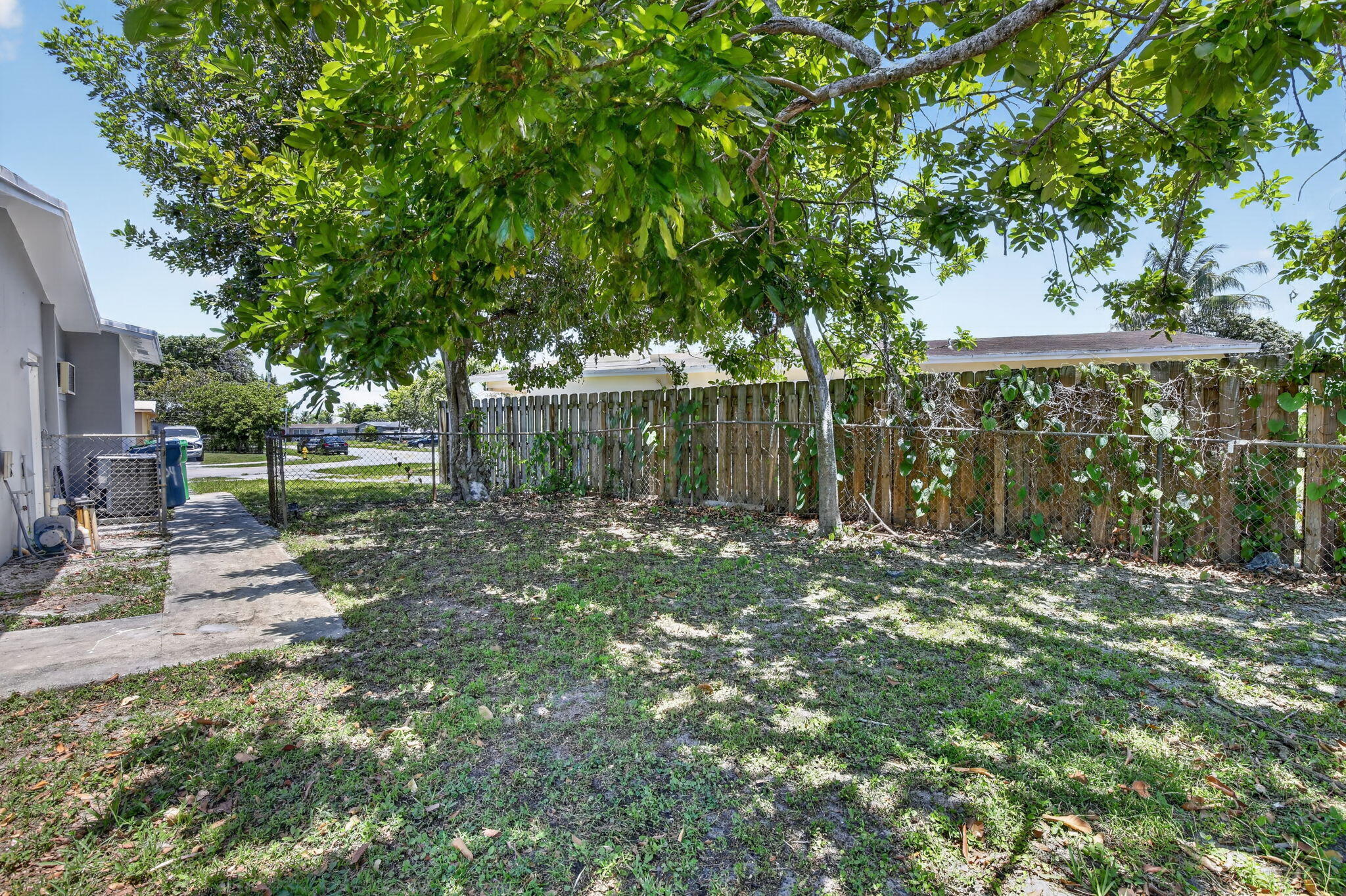 SUNRISE GOLF VILLAGE - Residential