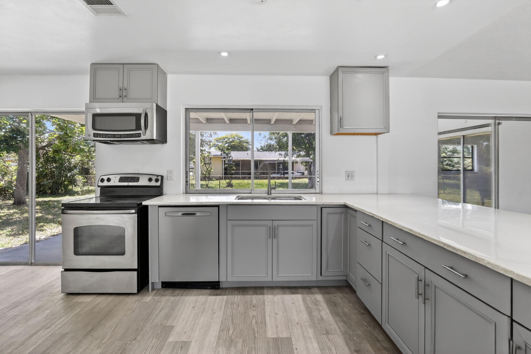 SUNRISE GOLF VILLAGE - Residential