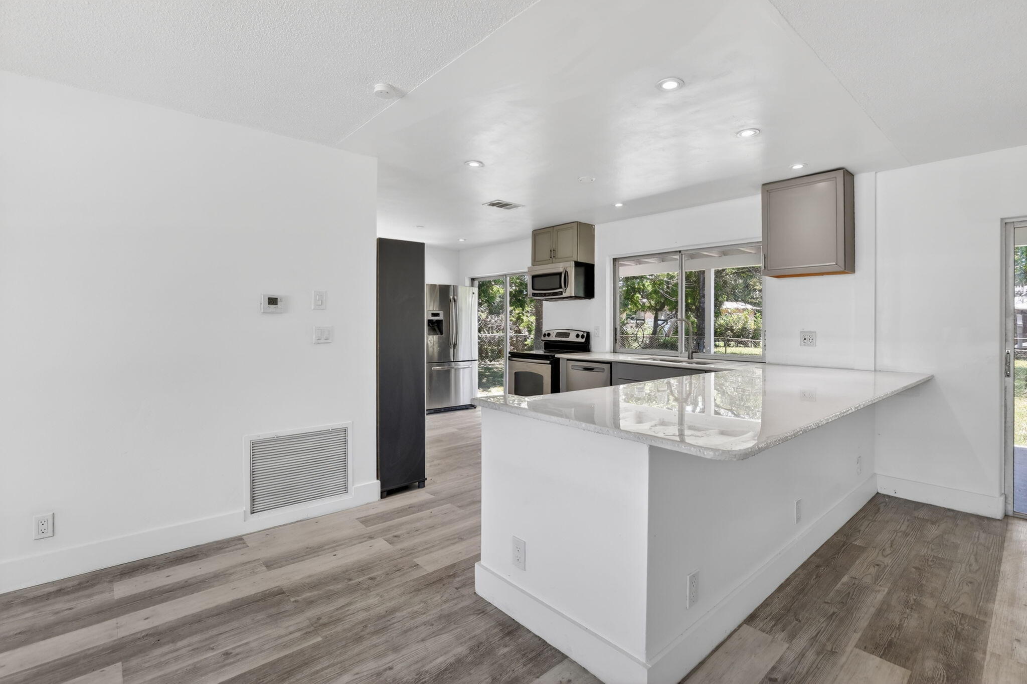 SUNRISE GOLF VILLAGE - Residential