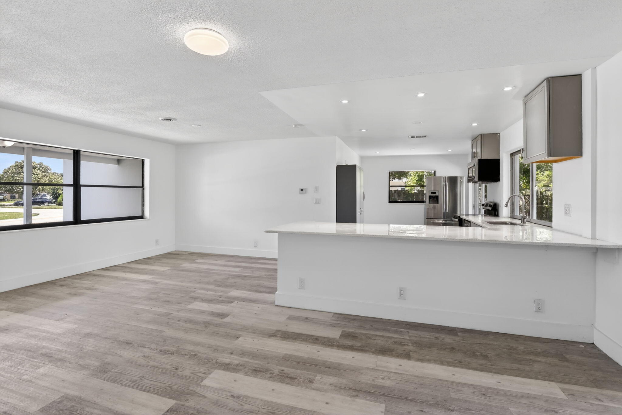 SUNRISE GOLF VILLAGE - Residential