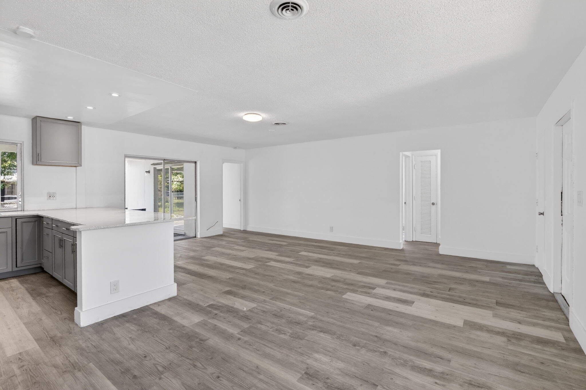 SUNRISE GOLF VILLAGE - Residential