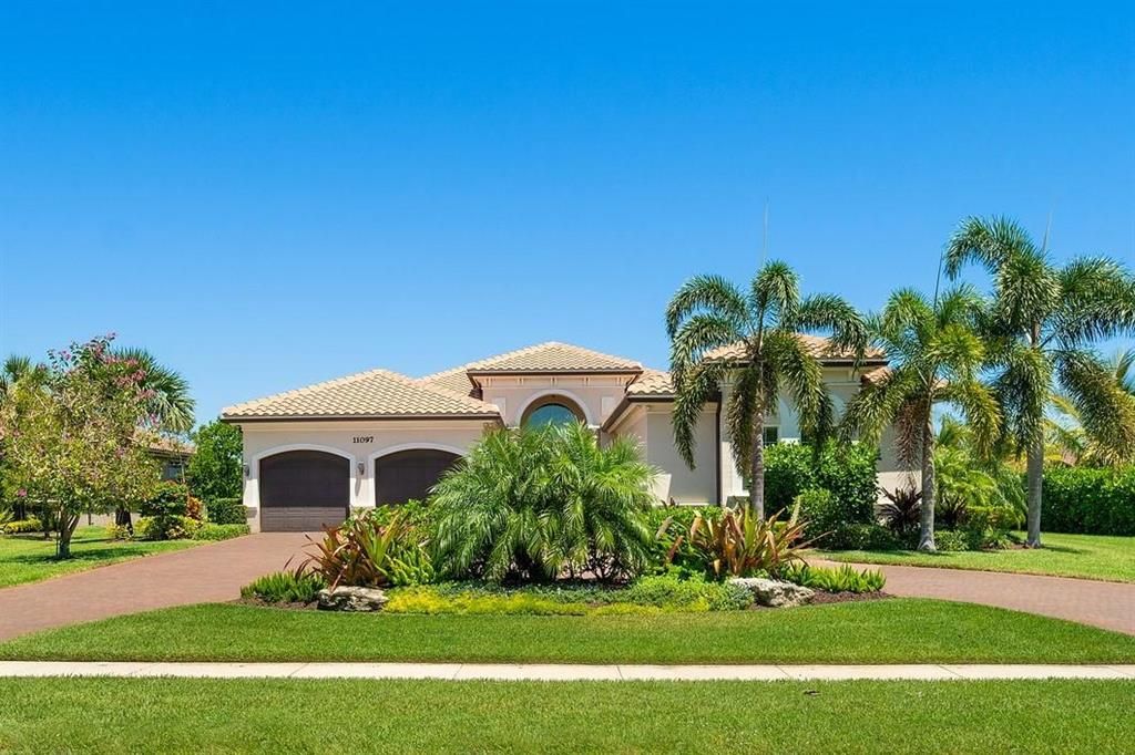 Photo of 11097 Rockledge View Drive, Palm Beach Gardens, FL 33412 (MLS # R10708485)