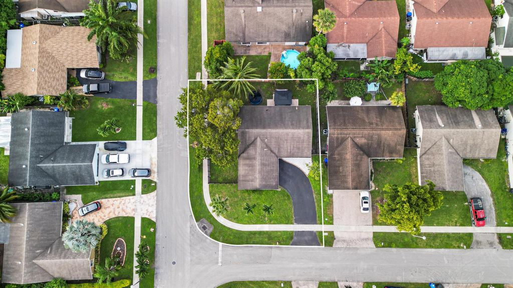 Photo of 7527 SW 7th Street, North Lauderdale, FL 33068 (MLS # R11133640)