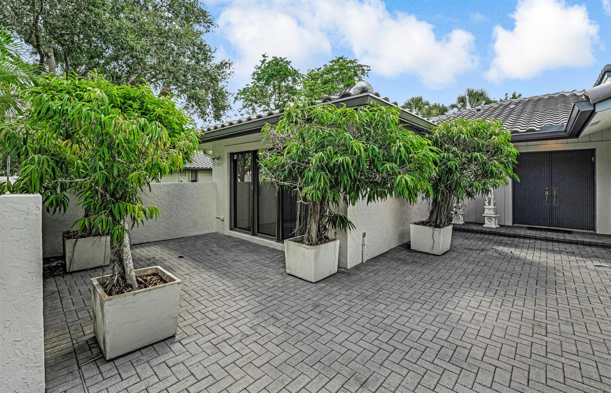 14 Bristol Circle