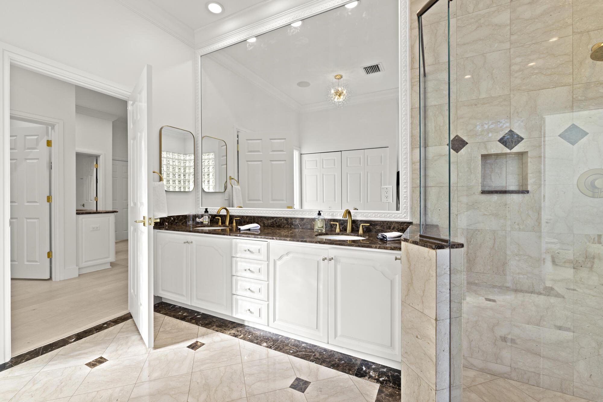 ADMIRALS COVE - Residential