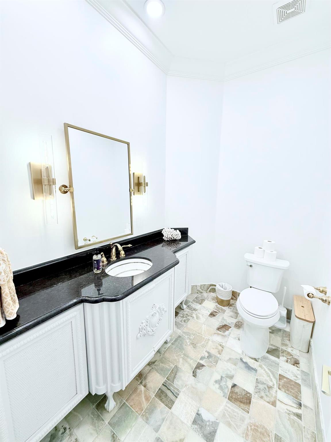 ADMIRALS COVE - Residential