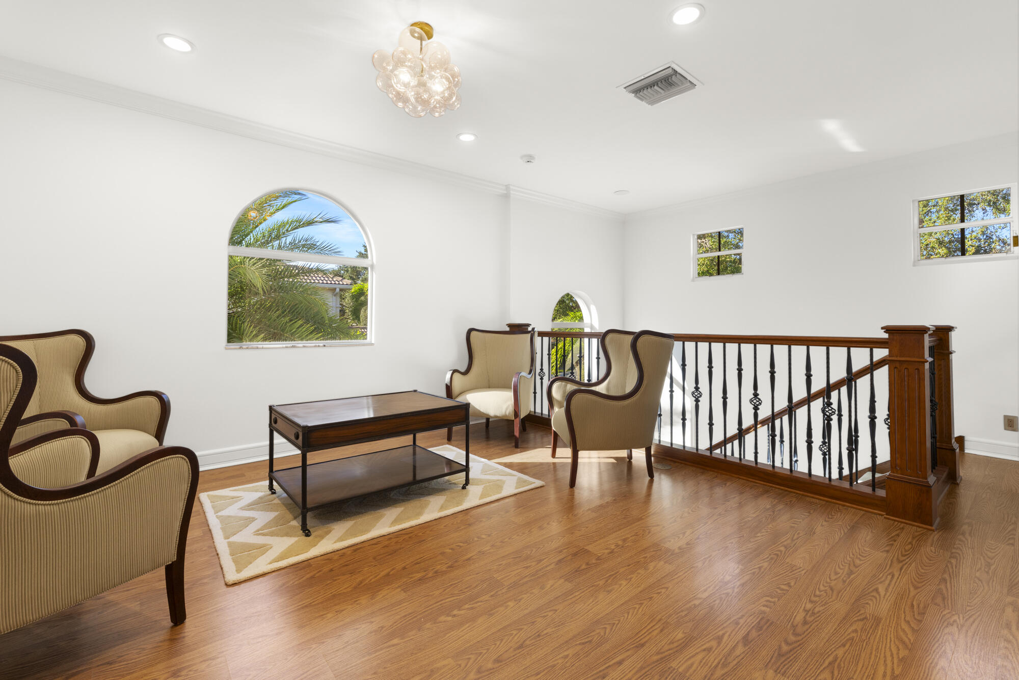 ADMIRALS COVE - Residential