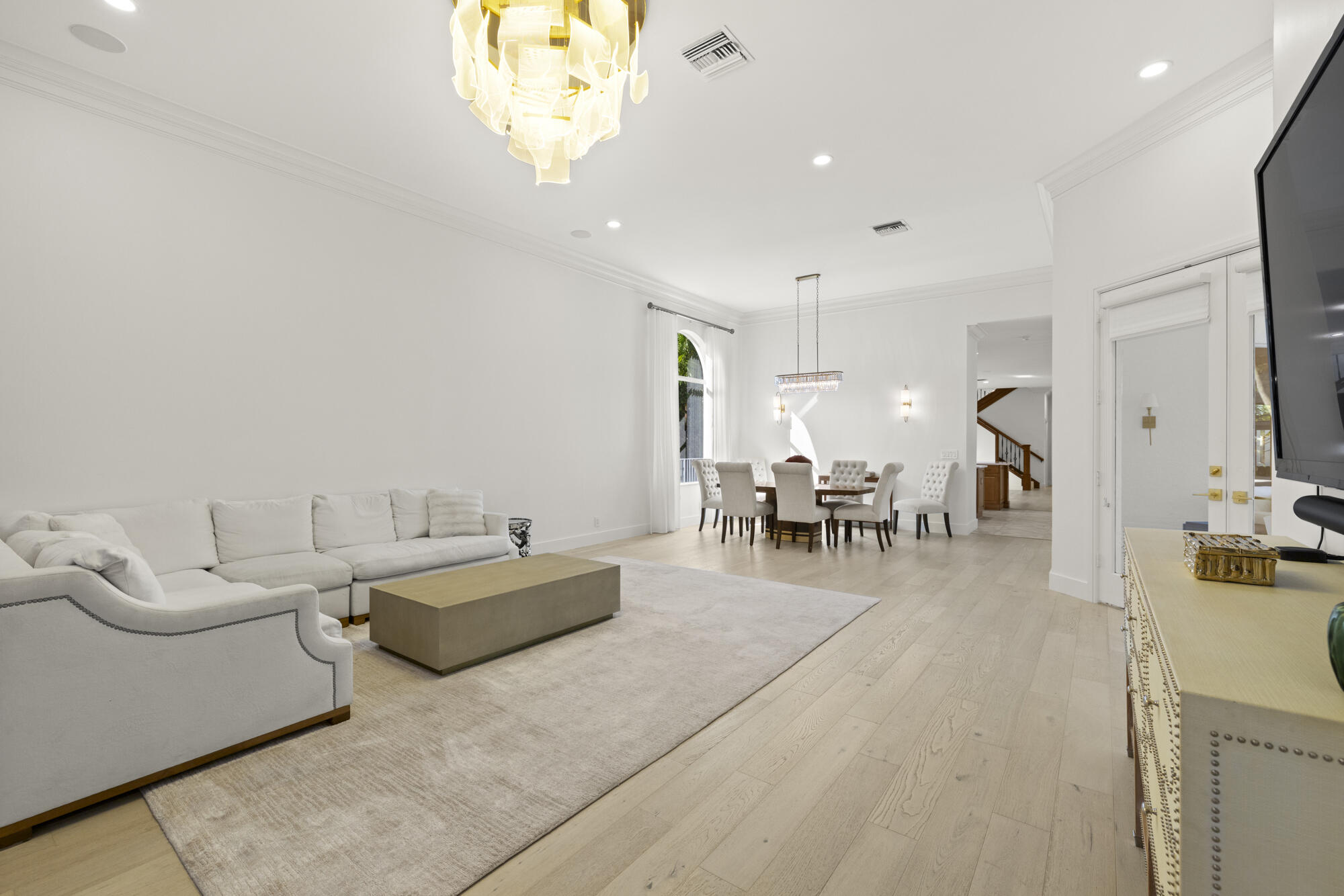 ADMIRALS COVE - Residential