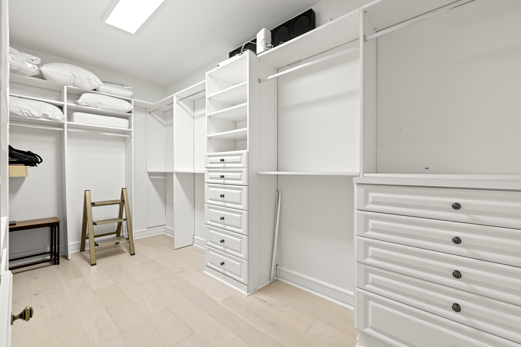 ADMIRALS COVE - Residential