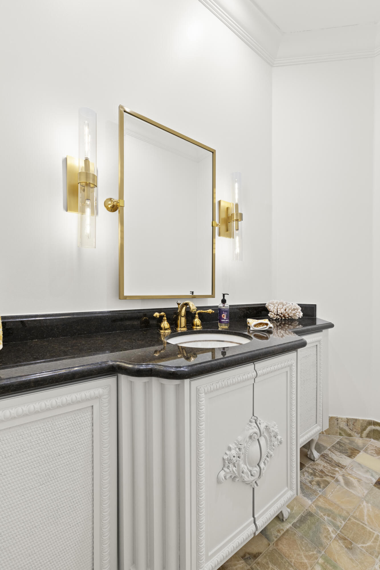 ADMIRALS COVE - Residential