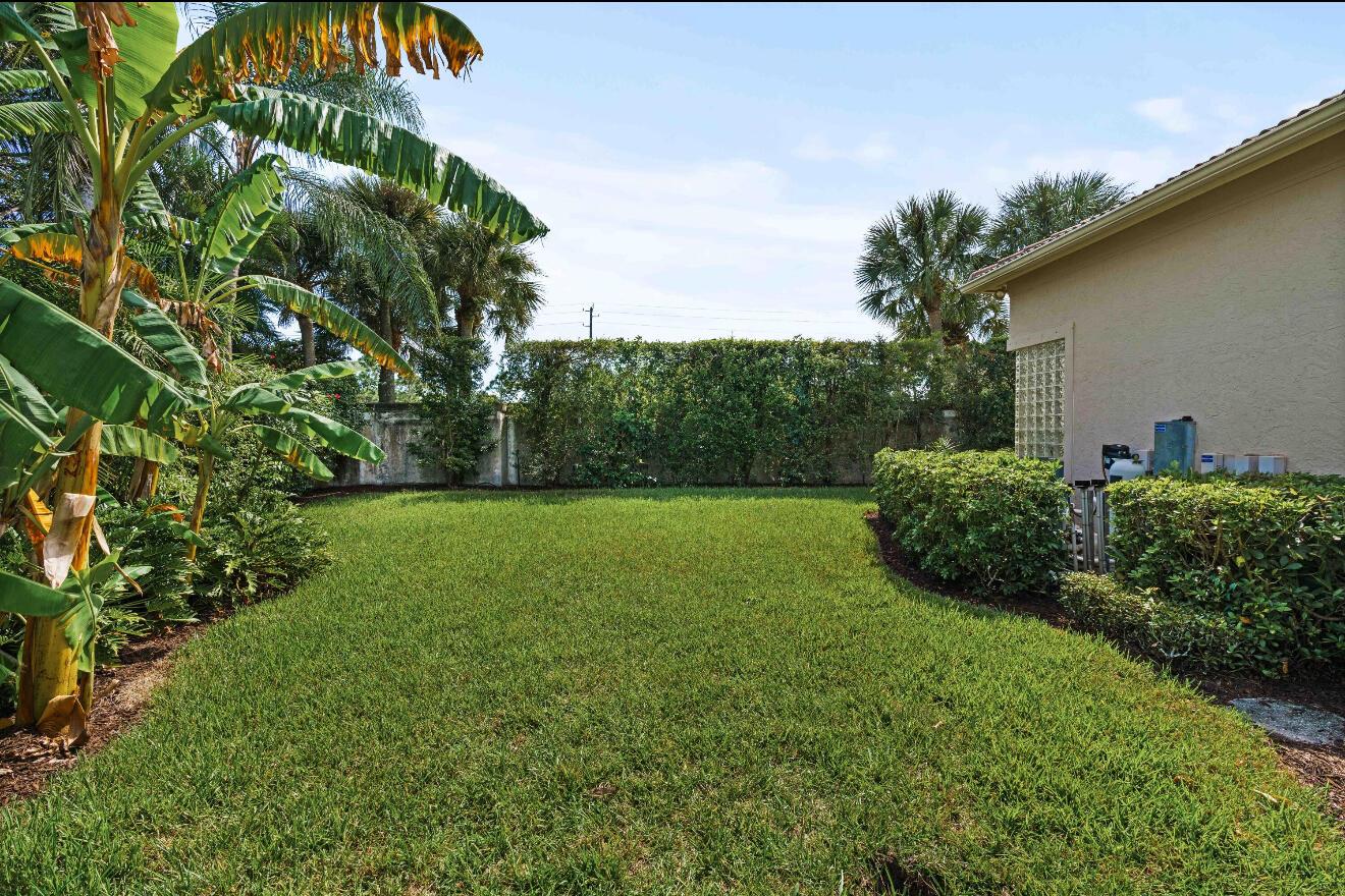 ADMIRALS COVE - Residential