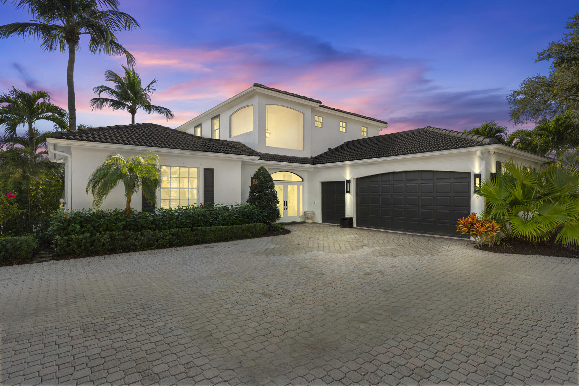 ADMIRALS COVE - Residential