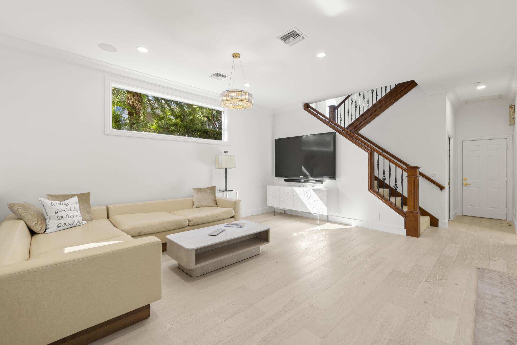 ADMIRALS COVE - Residential