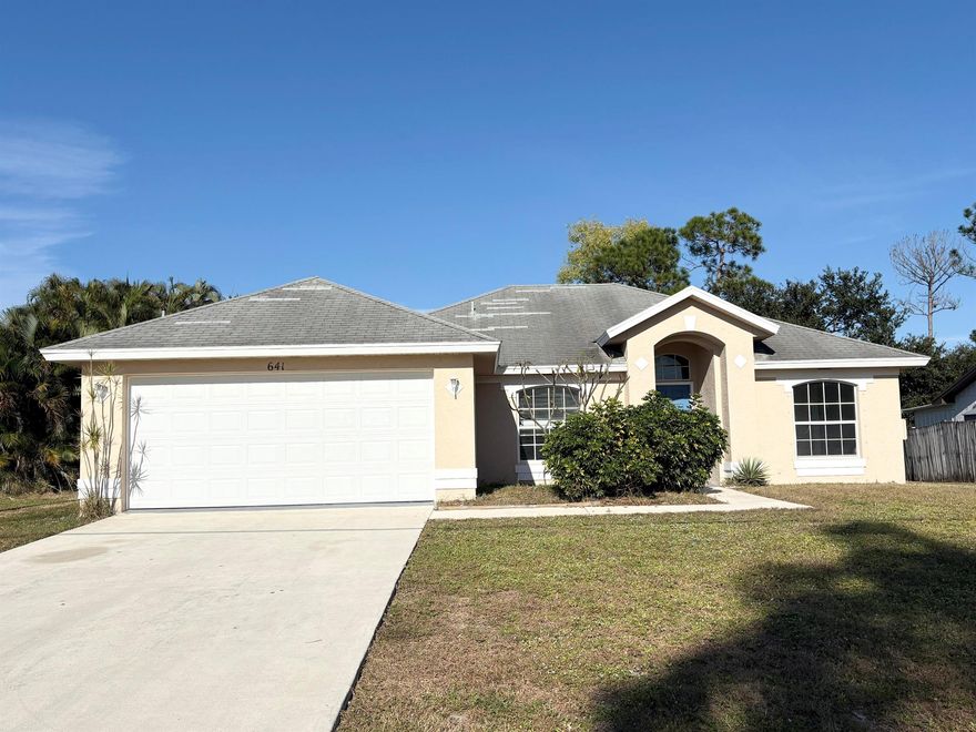 Lovely 3/2/2 close to the turnpike.  Open floorpan, new stove and dishwasher, new laminate flooring throughout. Freshly painted, New garage door.  Must have renters insurance prior to moving in.  Pets Ok.