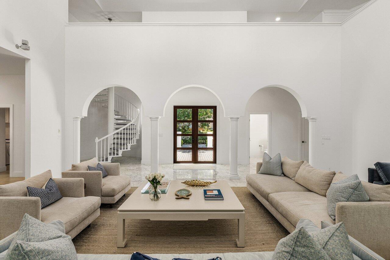 JUPITER HILLS - Residential