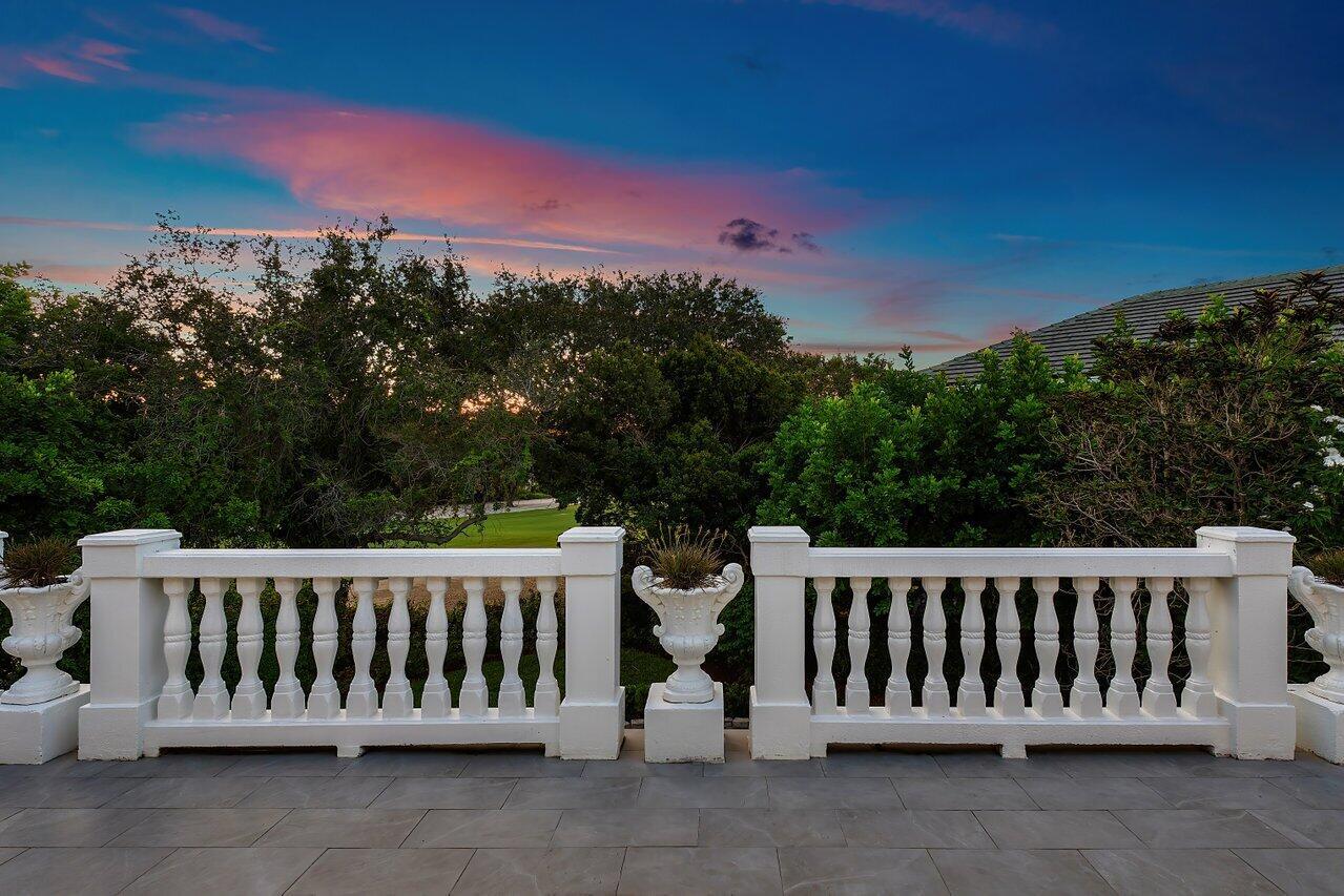JUPITER HILLS - Residential