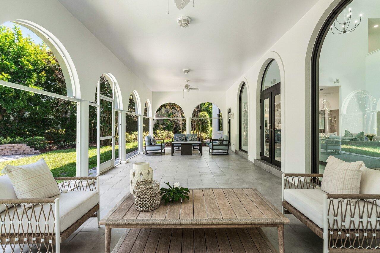 JUPITER HILLS - Residential
