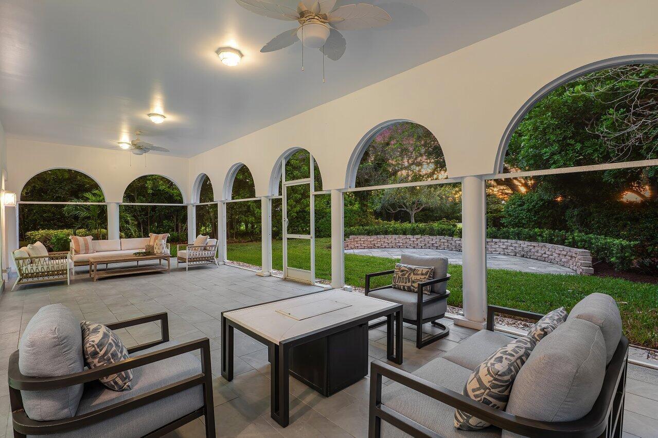 JUPITER HILLS - Residential
