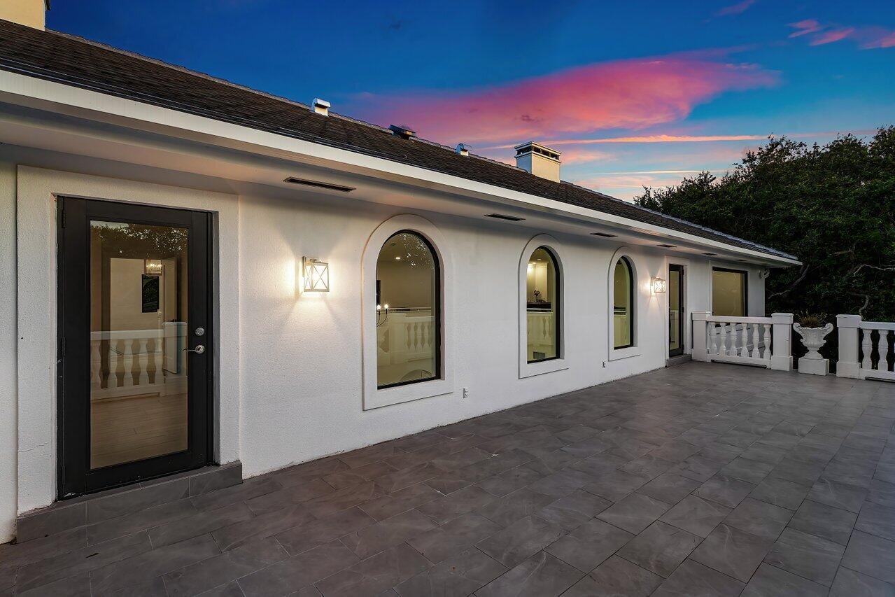 JUPITER HILLS - Residential