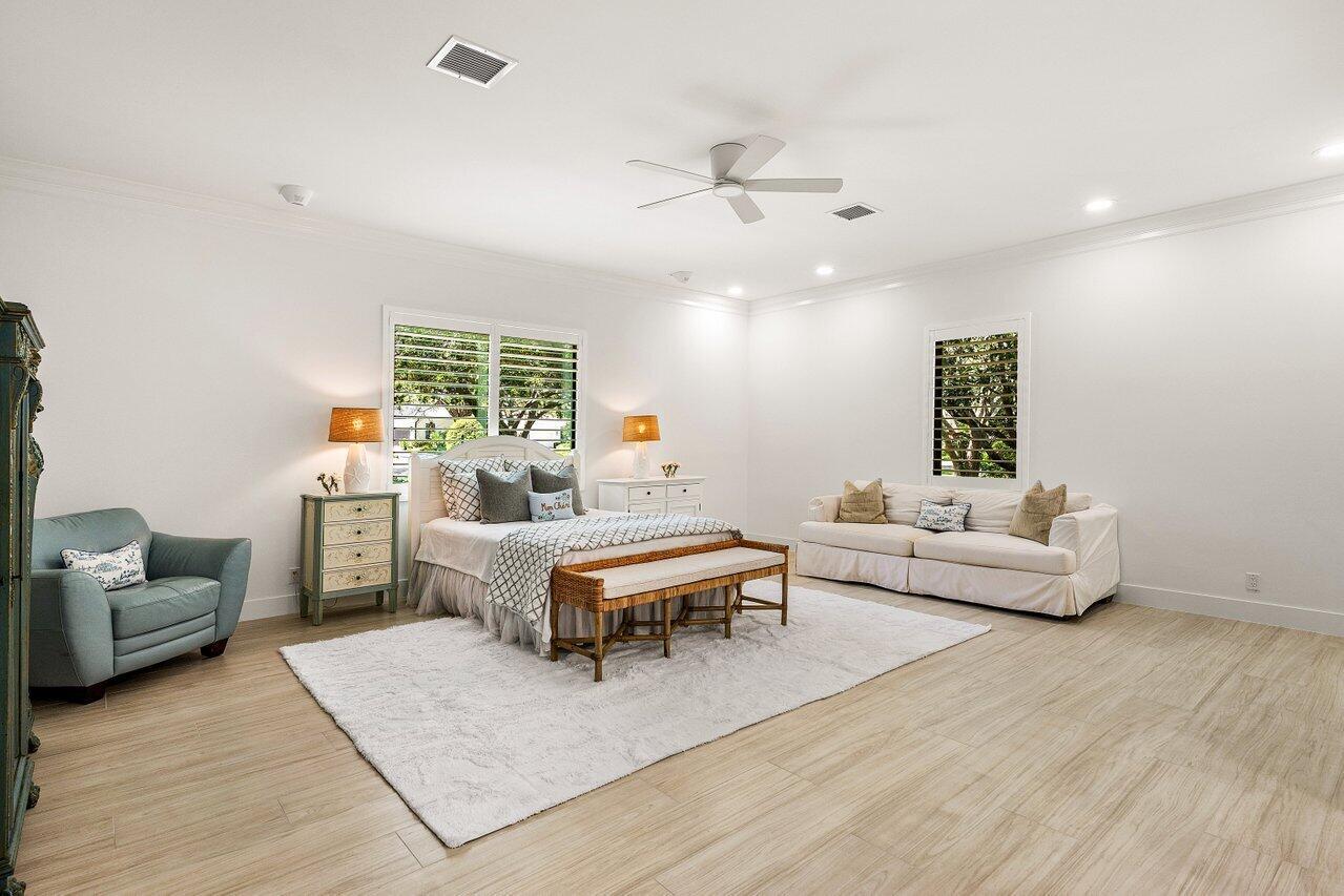 JUPITER HILLS - Residential