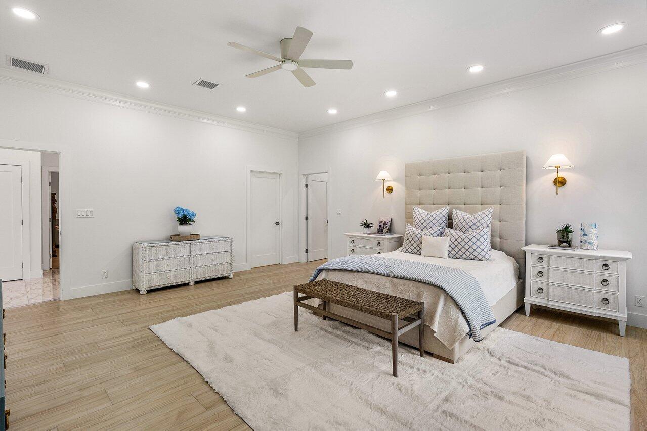 JUPITER HILLS - Residential