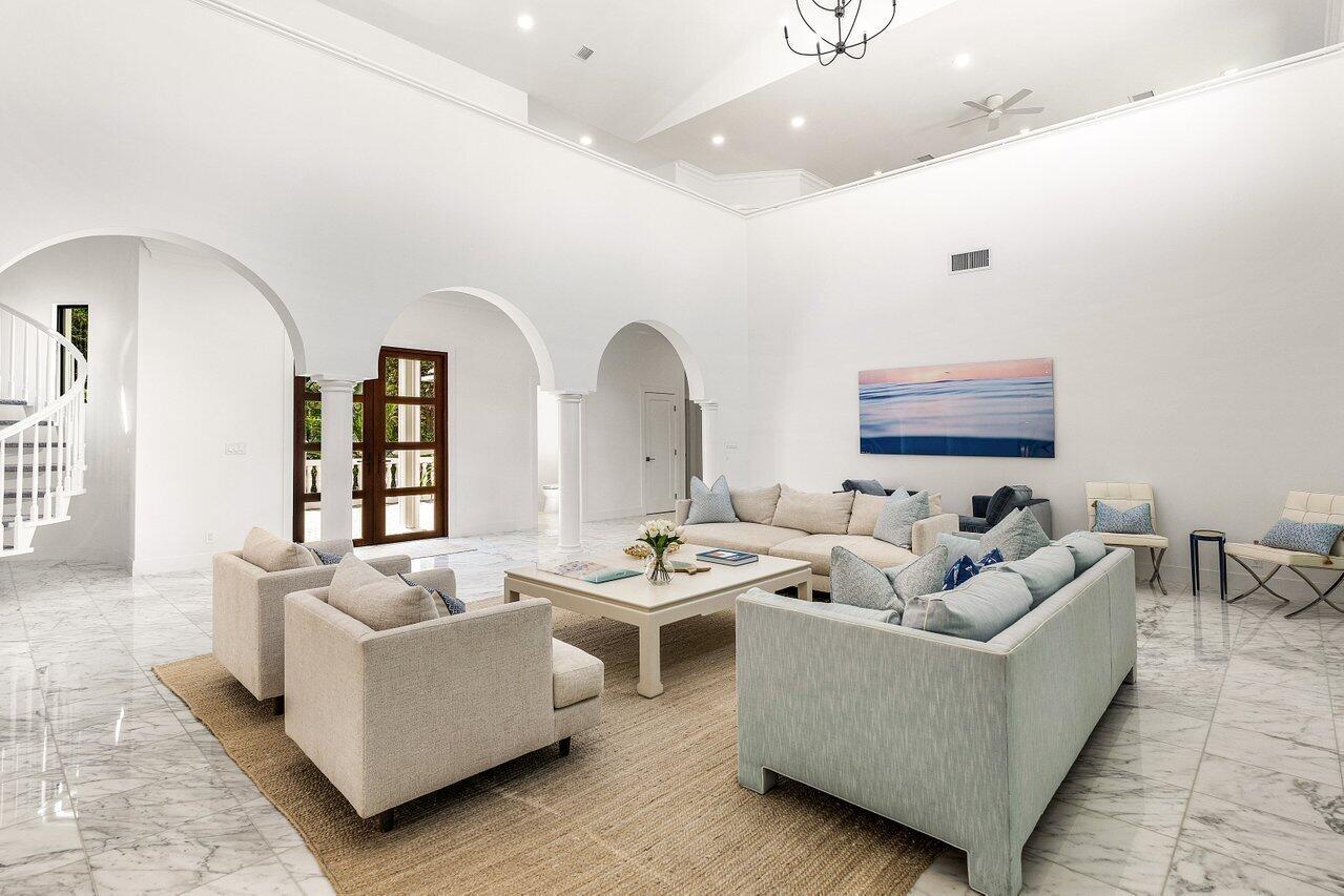 JUPITER HILLS - Residential