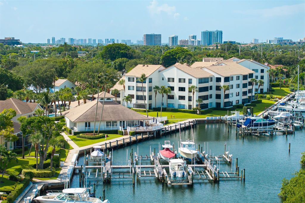 Photo of 827 Oak Harbour Drive #827, Juno Beach, FL 33408 (MLS # F10516388)