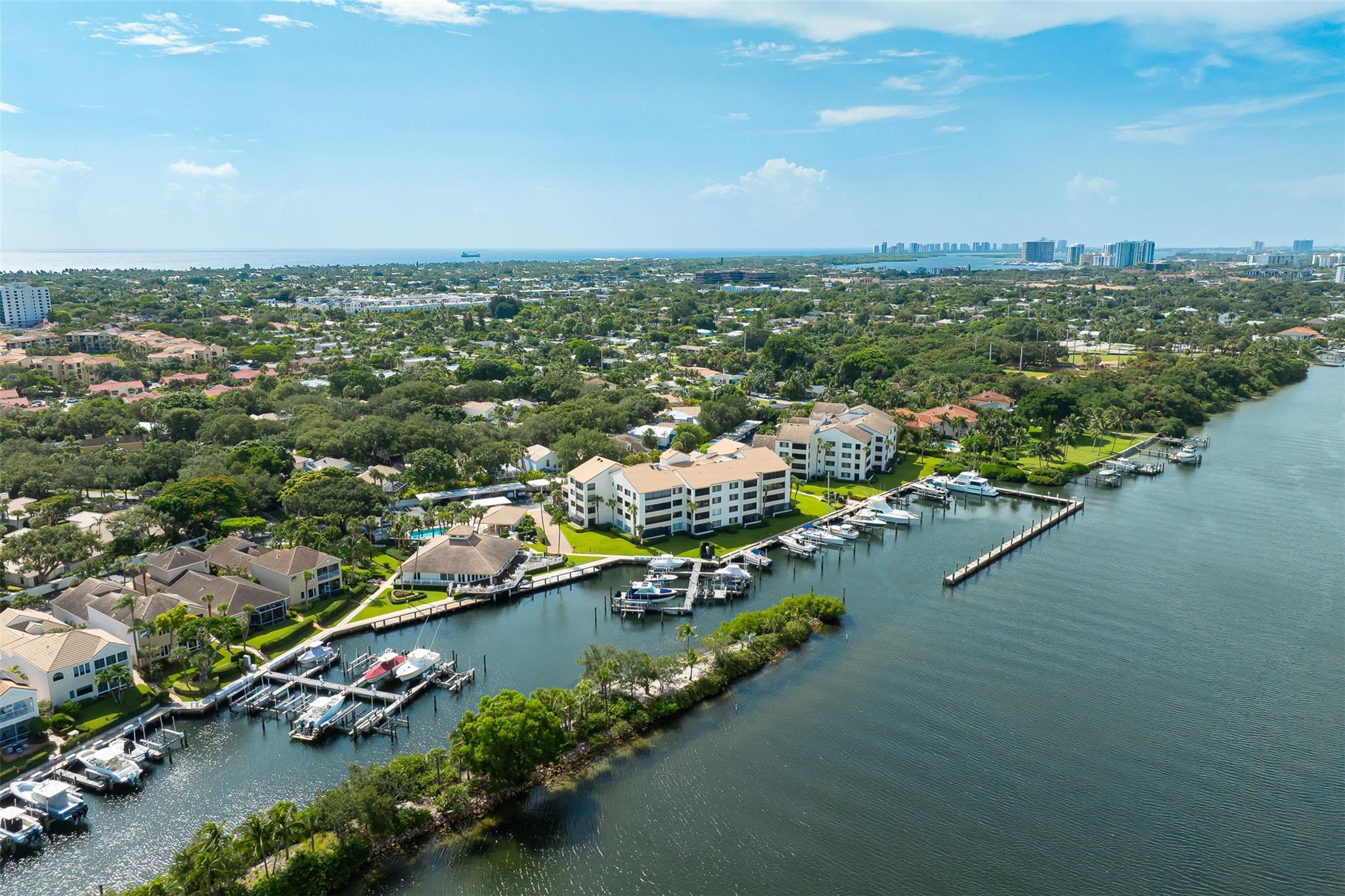 827 Oak Harbour Drive 827