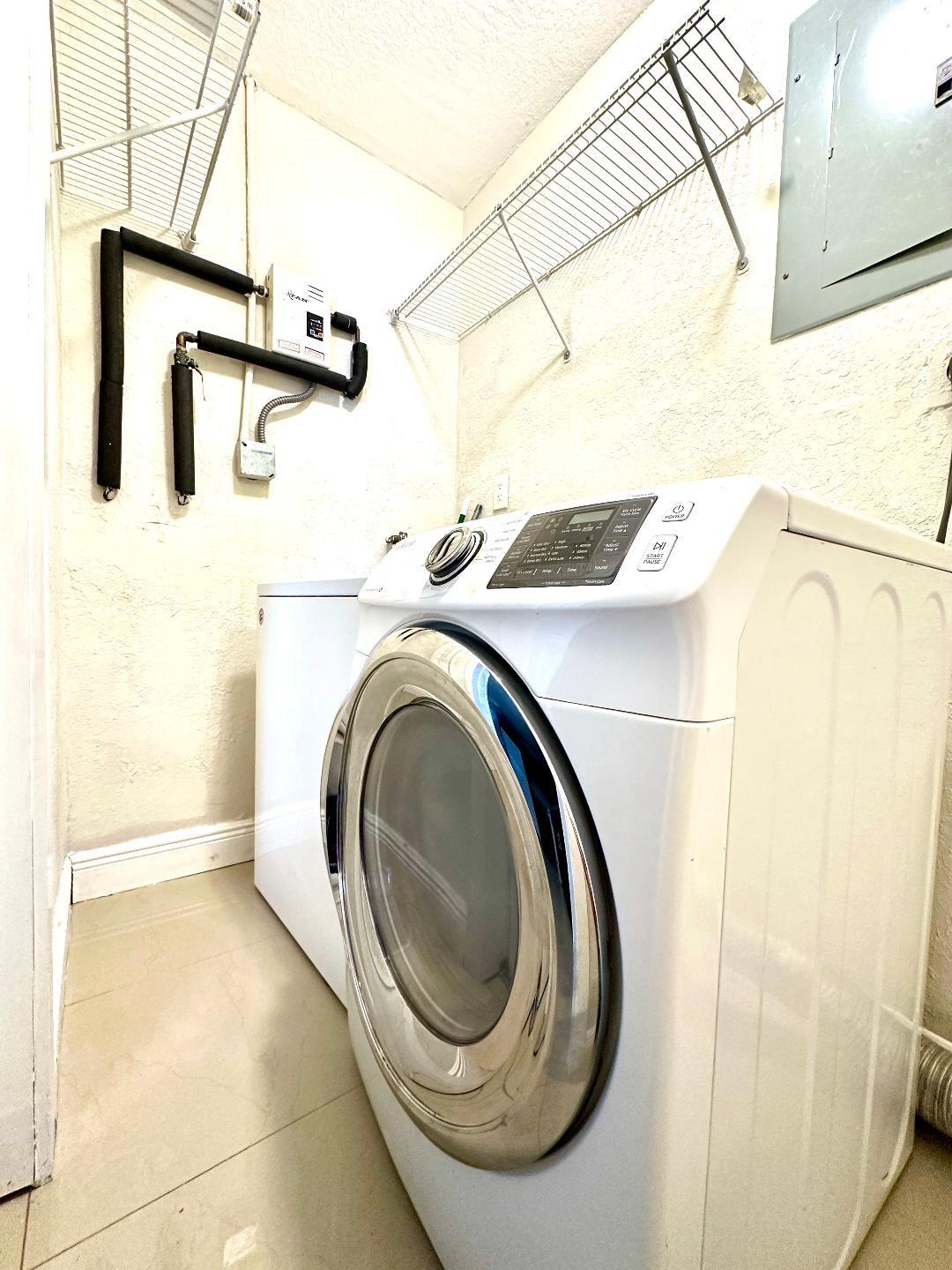 Dorsey Park First Add 21- - Residential Lease