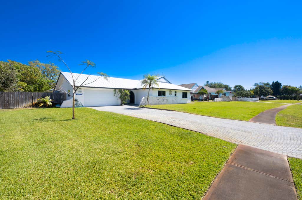 Photo of 821 NE Town Terrace, Jensen Beach, FL 34957 (MLS # R10975947)