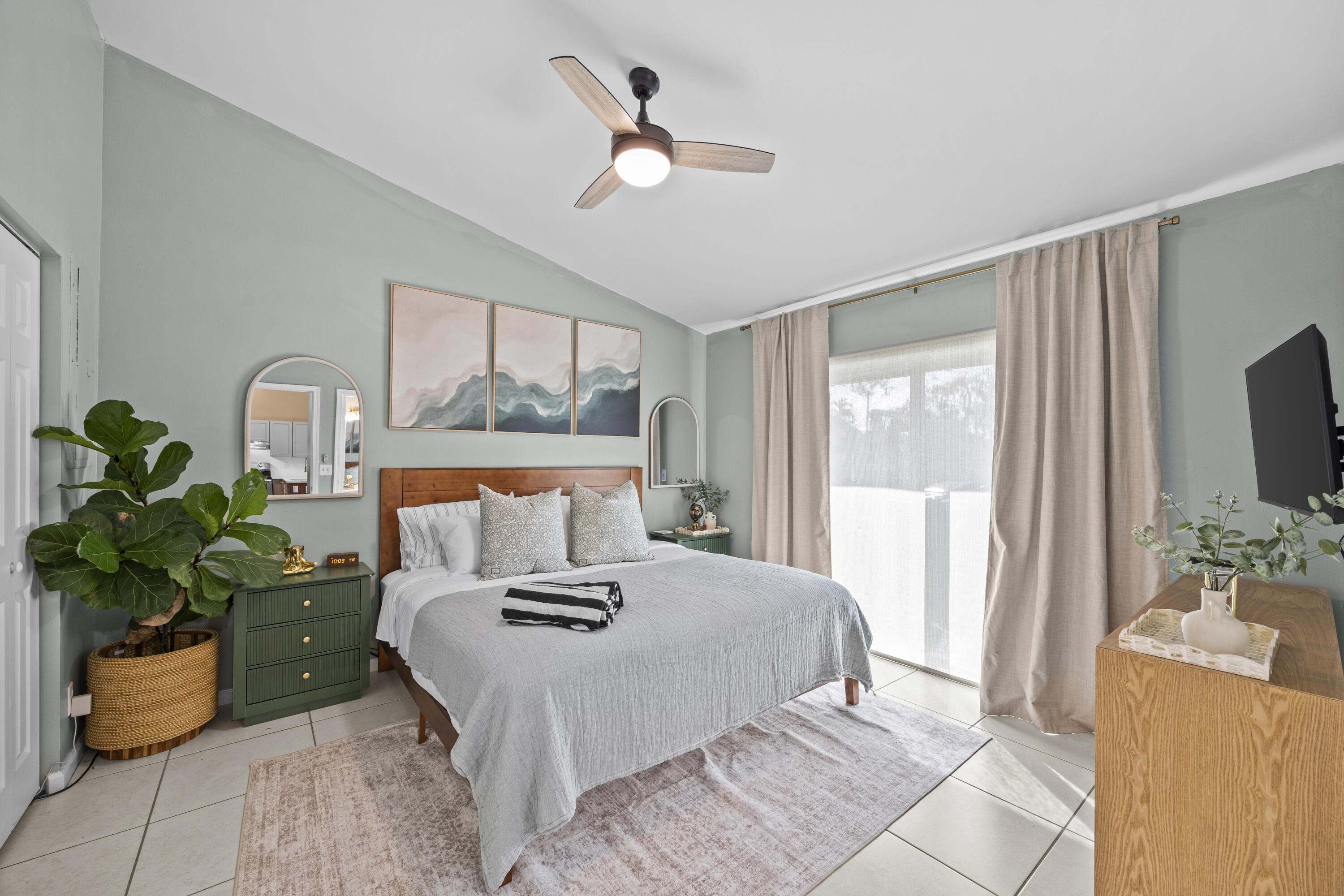 SUGAR POND MANOR OF WELLINGTON - Residential Lease