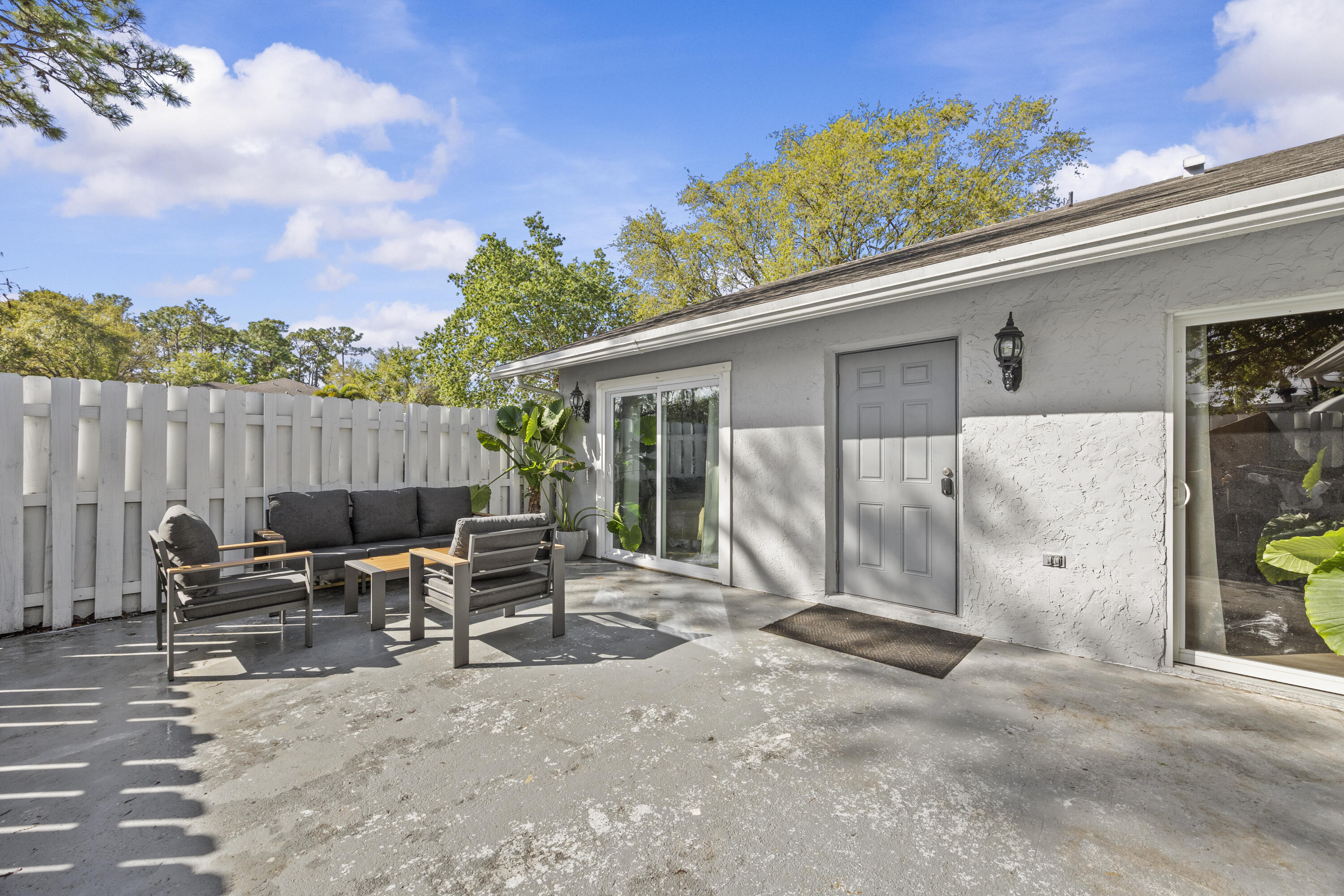 SUGAR POND MANOR OF WELLINGTON - Residential Lease