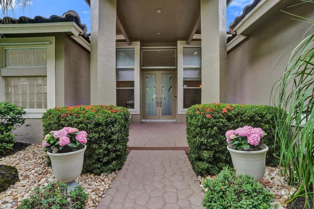 Photo of 4850 NW 95TH Drive, Coral Springs, FL 33076 (MLS # B26061696)