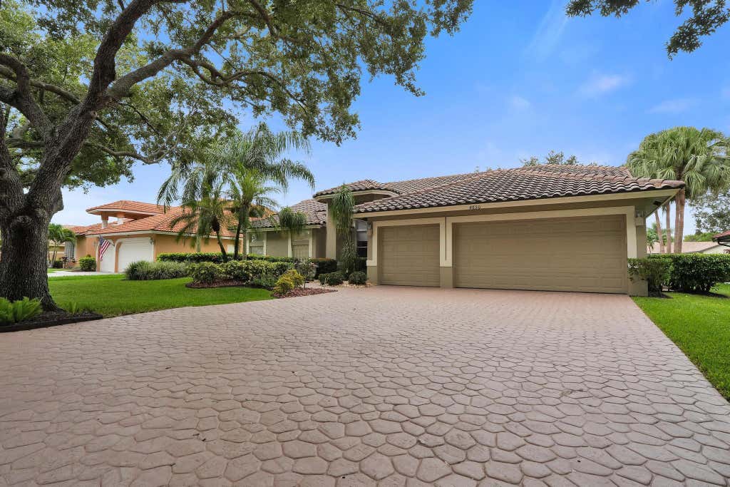 Photo of 4850 NW 95TH Drive, Coral Springs, FL 33076 (MLS # B26061696)