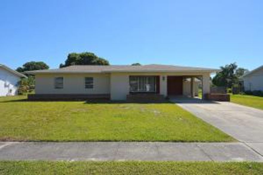This home is in move-in condition Not a short sale or foreclosure a/c is 3 years old, newer roof, 10 x 23 porch. Close to shopping, close to US1, great location.