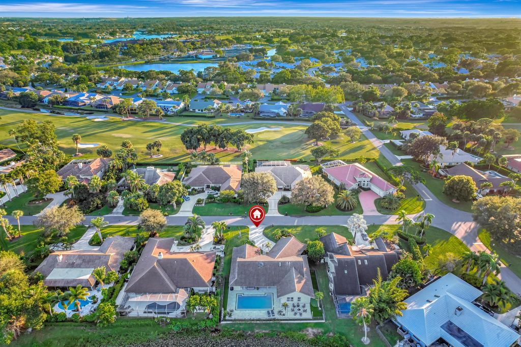 Photo of 19 Cambria Road E, Palm Beach Gardens, FL 33418 (MLS # R11137884)