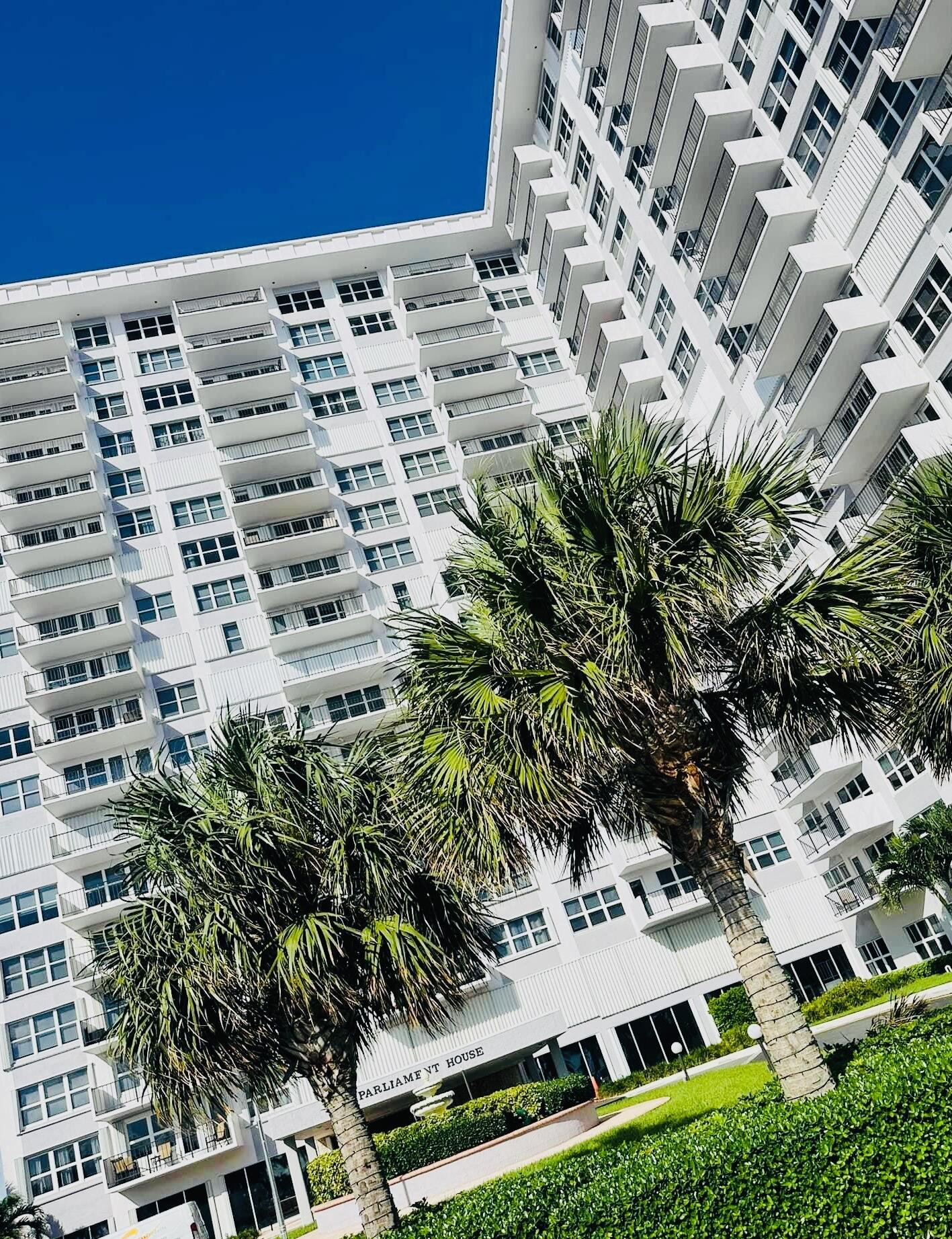 PARLIAMENT HOUSE CONDO - Residential Lease