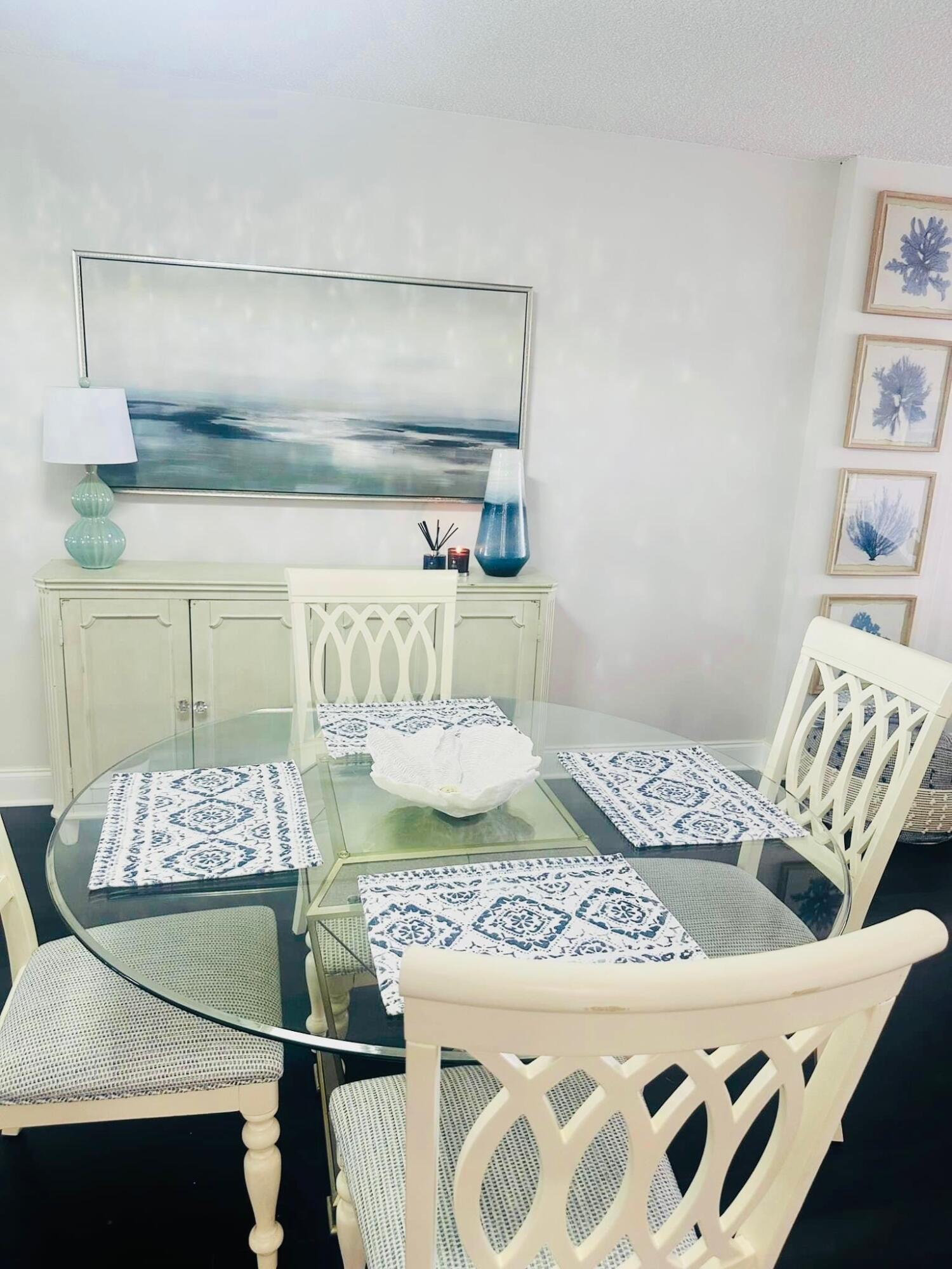 PARLIAMENT HOUSE CONDO - Residential Lease